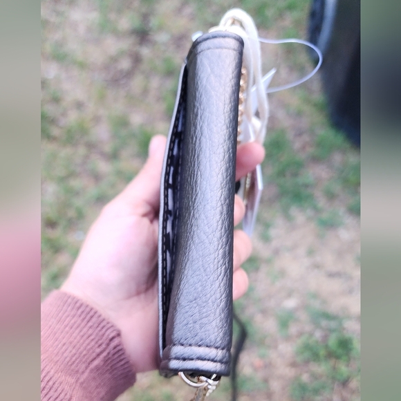 Jessica Simpson Black Wallet with Floral Pattern - Picture 9 of 10